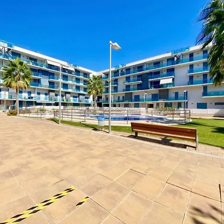 Apartamento En Cambrils, Cerca A La Playa דירה *