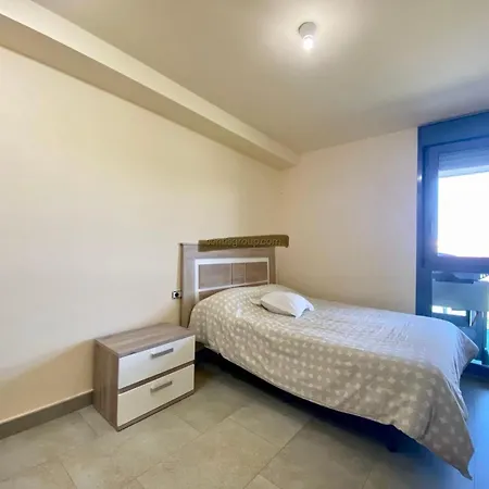 Apartamento En Cambrils, Cerca A La Playa דירה
